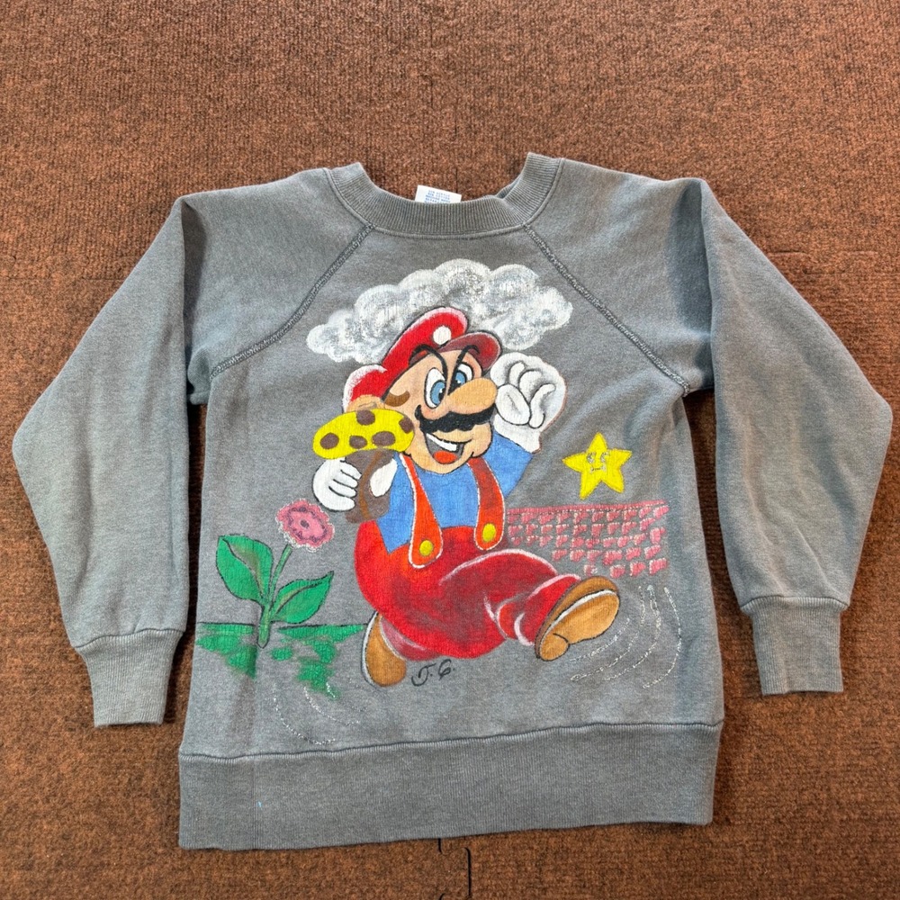 20/20 Sport Super Mario Kids Sweatshirt Gray Hand Painted Graphic USA Medium